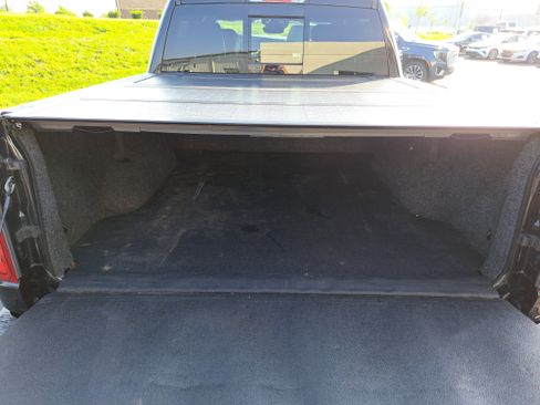 Used 2021 RAM 1500 Laramie w/ Sport Appearance Package image 8