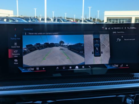 Used 2024 BMW X6 M60i w/ Executive Package image 25