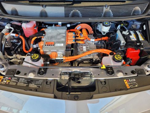 Used 2023 Chevrolet Bolt LT w/ Infotainment Package FWD image 36