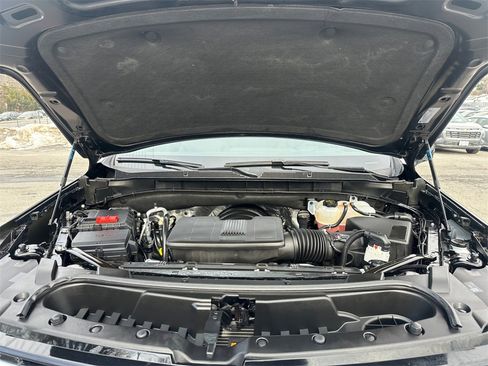 Used 2025 Chevrolet Suburban LT w/ Comfort Package image 30