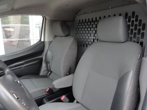 Used 2019 Nissan NV200 S image 9