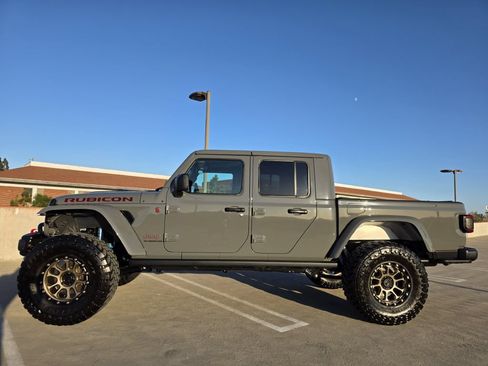 Used 2021 Jeep Gladiator Rubicon AWD/4WD image 5