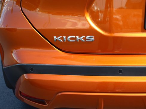 Used 2022 Nissan Kicks SV FWD image 14