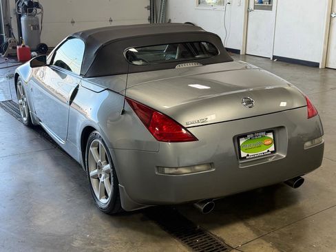 Used 2004 Nissan 350Z Touring RWD image 26