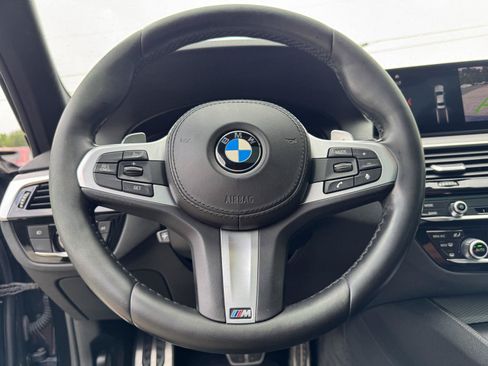 Used 2019 BMW 530i w/ M Sport Package RWD image 3