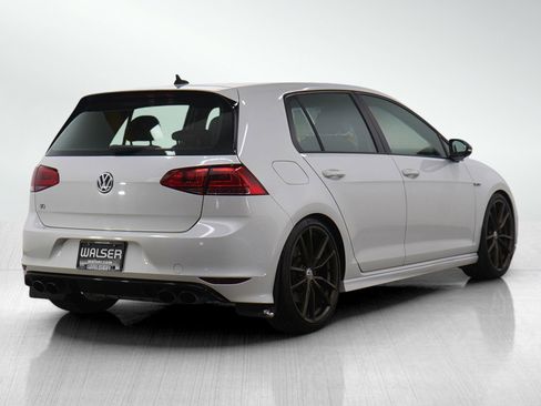 Used 2017 Volkswagen Golf R 4-Door image 5