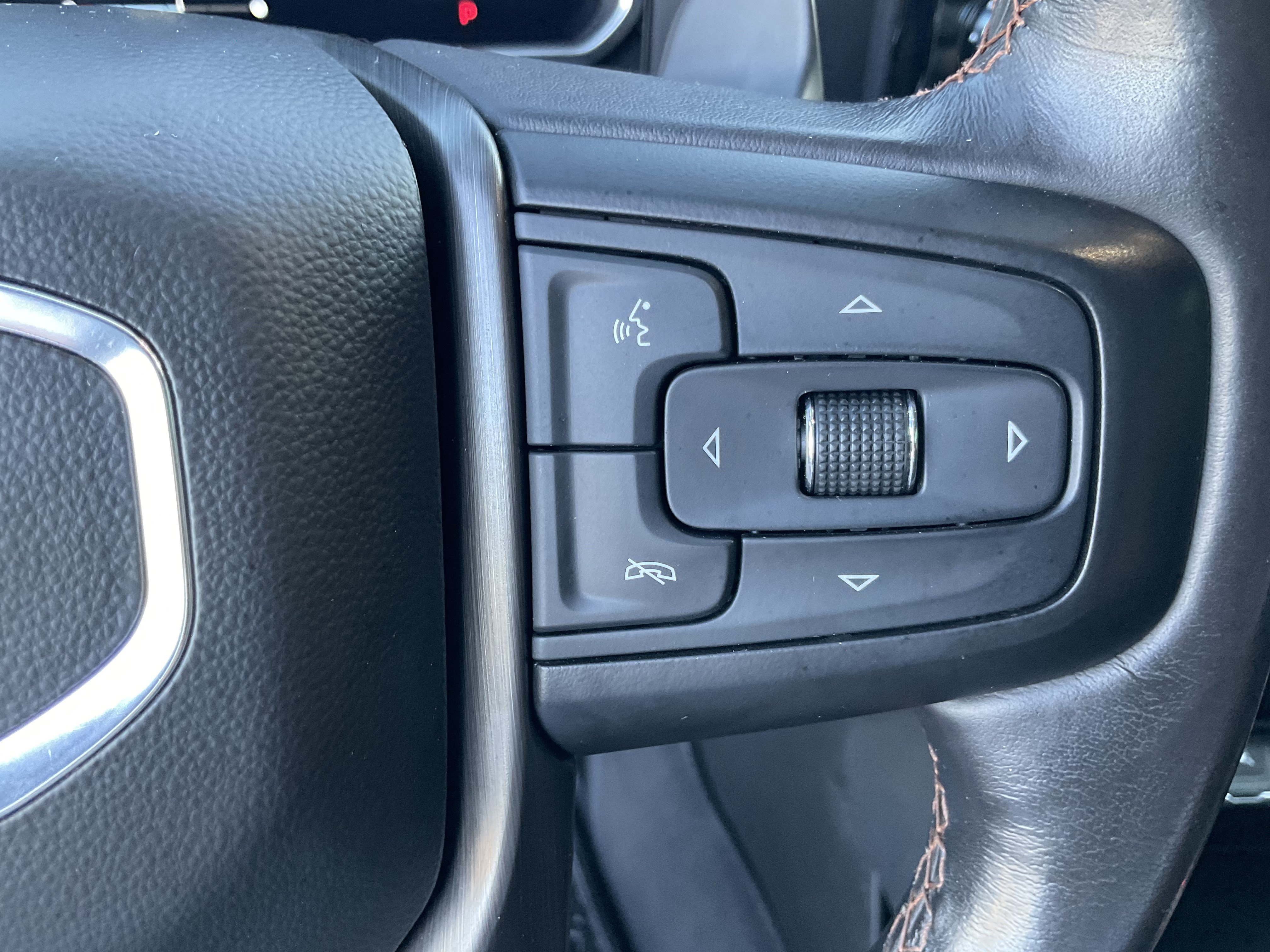 Used 2023 GMC Sierra 1500 AT4 w/ Technology Package AWD/4WD image 32