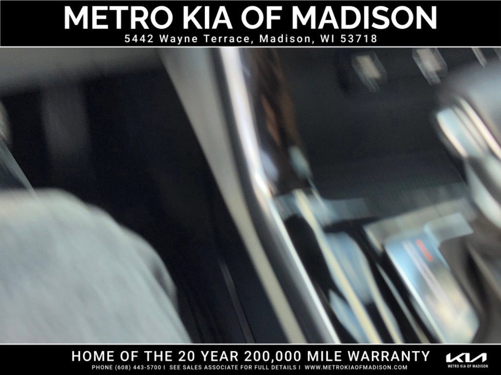 Used 2024 Kia Carnival SX Prestige FWD image 30