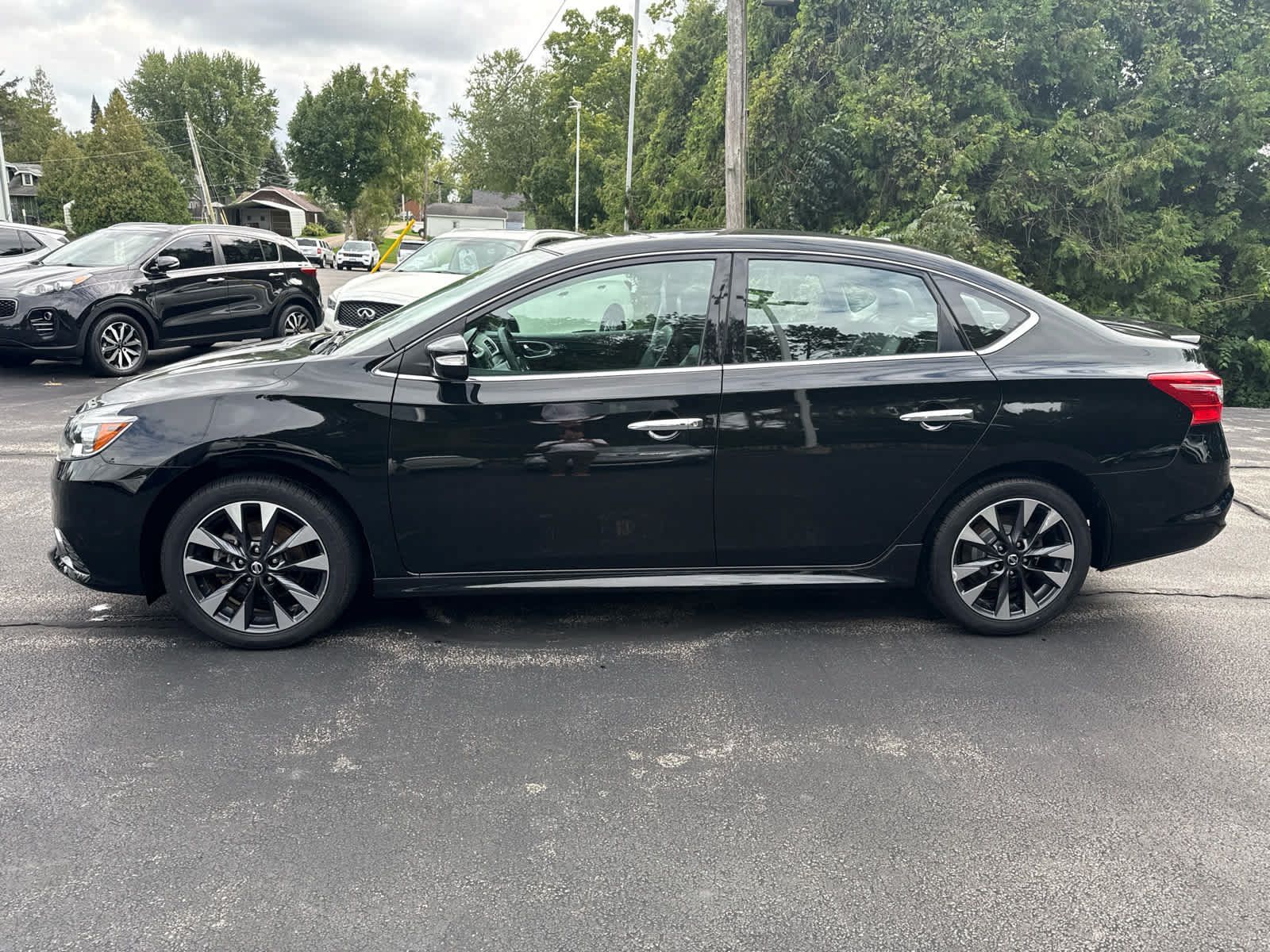 Used 2018 Nissan Sentra SR w/ Premium Package (P02) FWD image 6