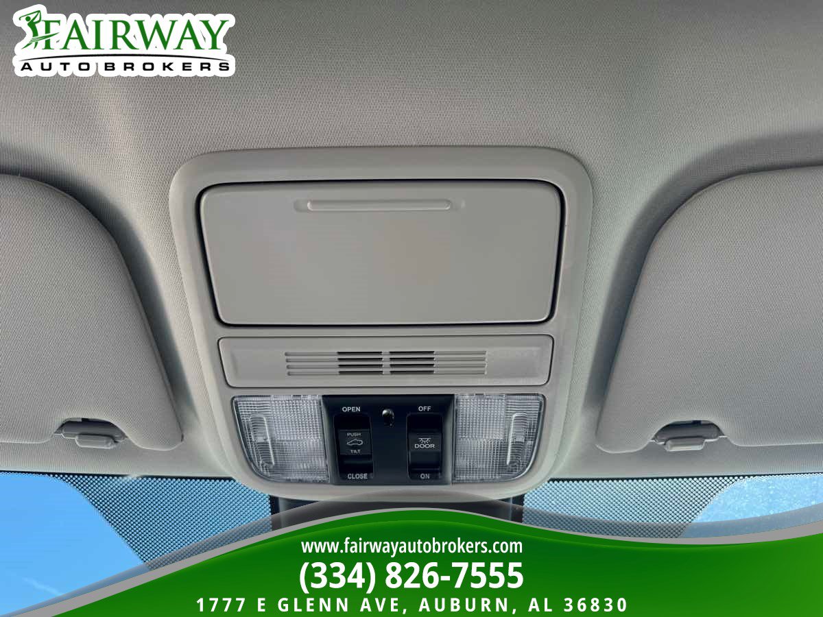 Used 2025 Honda Odyssey Elite image 25
