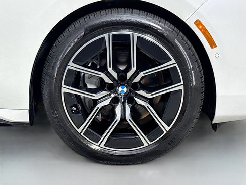 Used 2025 BMW 740i RWD image 32