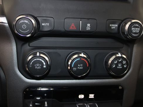 Used 2024 RAM 3500 Big Horn image 32