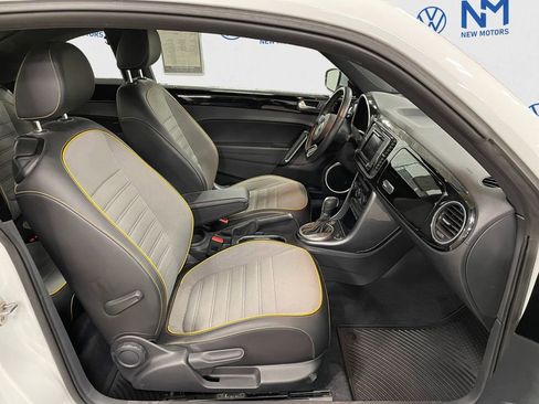 Used 2018 Volkswagen Beetle 2.0T Dune image 15