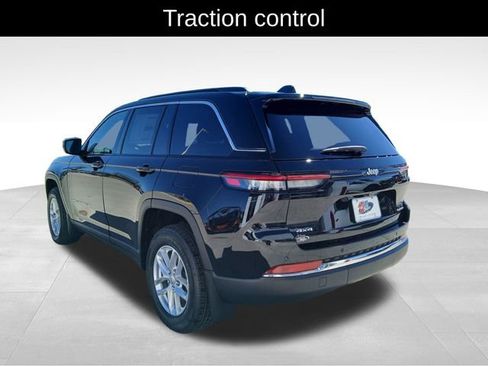 New 2026 Jeep Grand Cherokee Laredo image 4