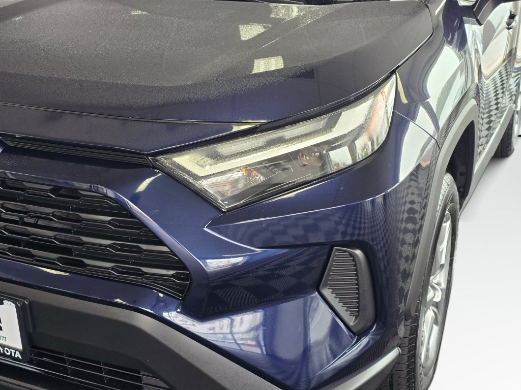 Used 2025 Toyota RAV4 XLE AWD/4WD image 10