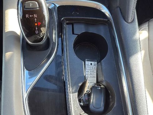 Used 2019 Buick Enclave Essence image 19