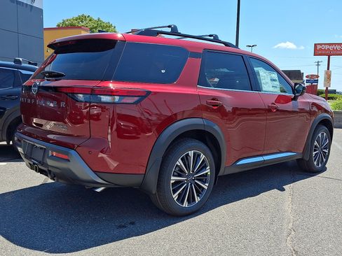 New 2026 Nissan Pathfinder Platinum AWD/4WD image 4