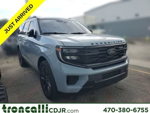 Used 2025 Ford Expedition Platinum w/ Stealth Appearance Package AWD/4WD image 1