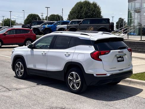 Used 2021 GMC Terrain SLT w/ Infotainment Package II AWD/4WD image 4