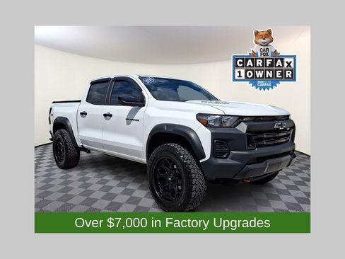 Used 2024 Chevrolet Colorado Trail Boss w/ LPO, Dark Essentials Package AWD/4WD image 1