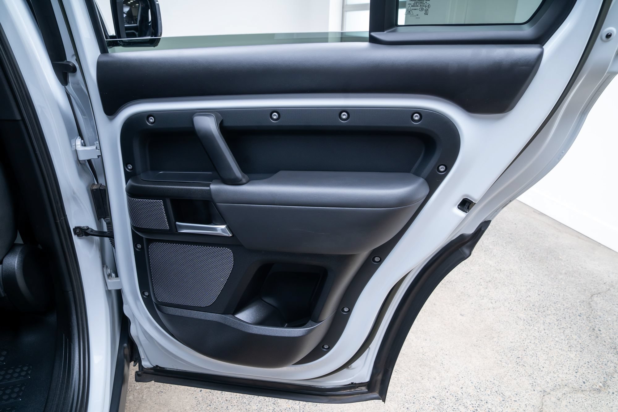 Used 2023 Land Rover Defender 110 V8 AWD/4WD image 24