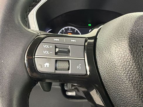 Used 2025 Honda Pilot EX-L image 17