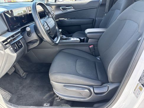 Certified 2026 Kia Sportage LX FWD image 17