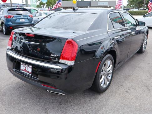 Used 2019 Chrysler 300 Limited image 6