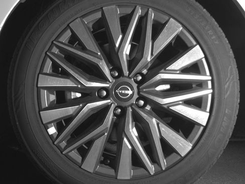 Used 2025 Nissan Altima 2.5 SV image 12