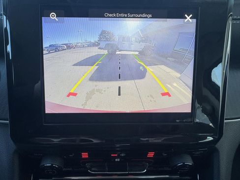 Used 2023 Jeep Grand Cherokee Laredo w/ Luxury Tech Group I image 24