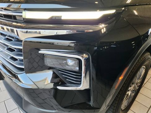 Used 2025 Chevrolet Traverse LT w/ Driver Confidence Package FWD image 6