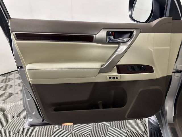 Used 2019 Lexus GX 460 Premium w/ Premium Package AWD/4WD image 23