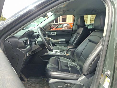 Certified 2022 Ford Explorer XLT w/ Equipment Group 202A AWD/4WD image 14