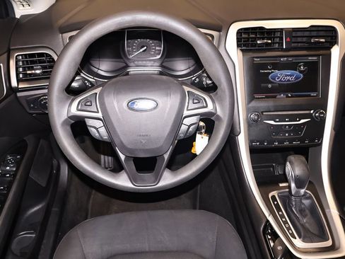 Used 2013 Ford Fusion SE FWD image 20