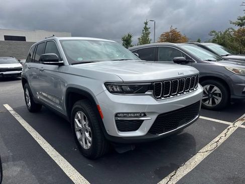 Used 2022 Jeep Grand Cherokee Limited w/ Luxury Tech Group II RWD image 5