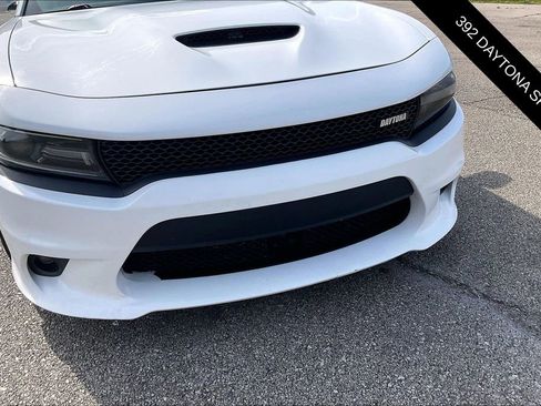 Used 2017 Dodge Charger R/T RWD image 28