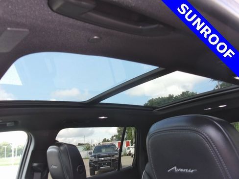 Used 2025 Buick Enclave Avenir w/ Trailering Package, 5000 lbs. image 4