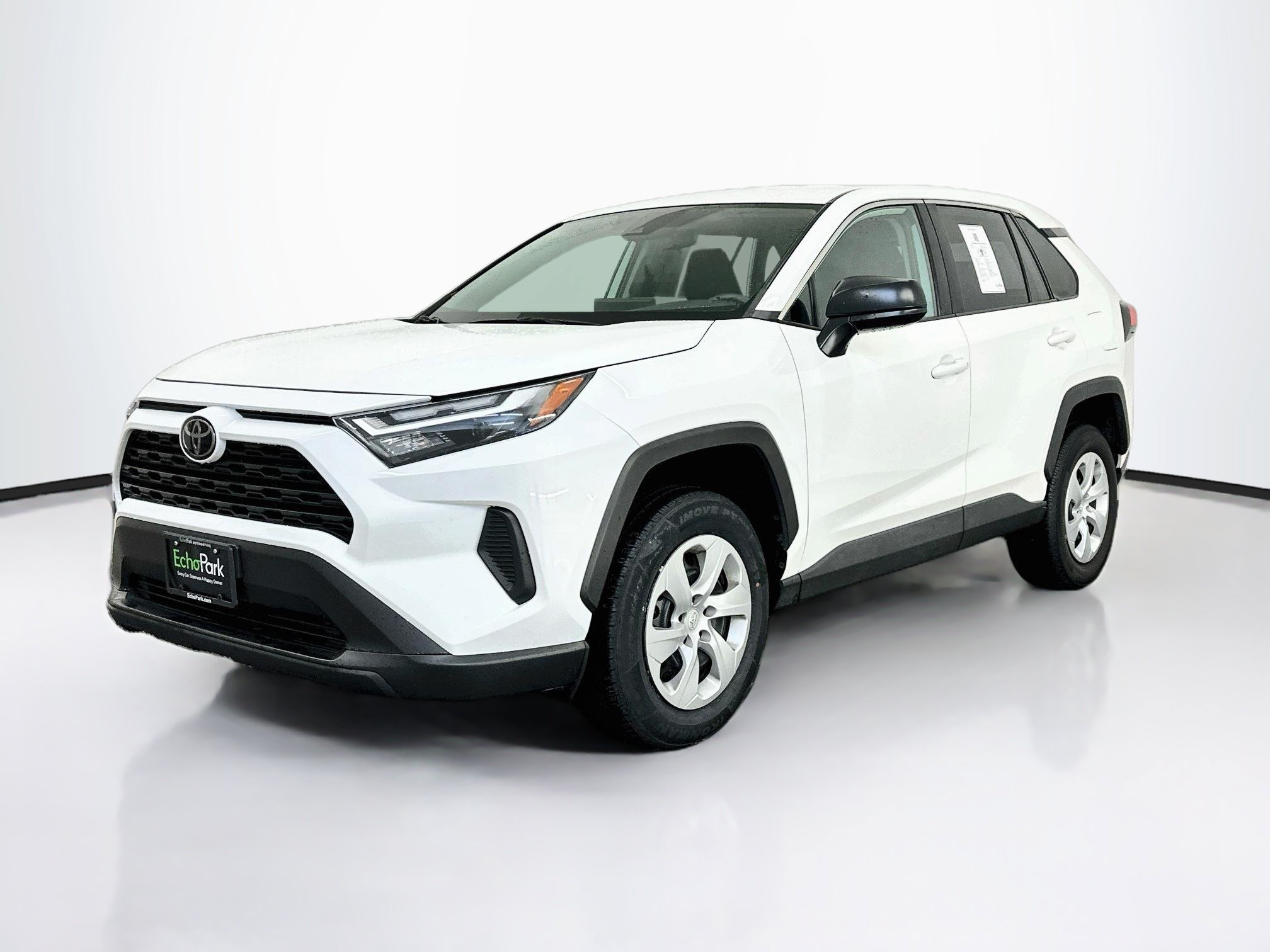 Used 2025 Toyota RAV4 LE AWD/4WD image 3
