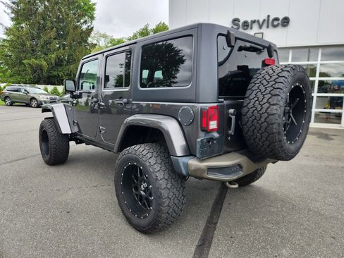 Used 2016 Jeep Wrangler Unlimited Sahara image 10