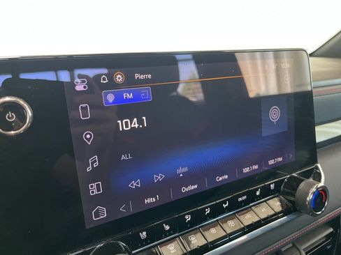 Used 2023 Chevrolet Colorado Z71 w/ Z71 Convenience Package 2 AWD/4WD image 12