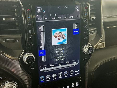 Used 2020 RAM 1500 Limited w/ Body Color Bumper Group image 17