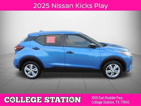 Used 2025 Nissan Kicks Play S FWD image 2