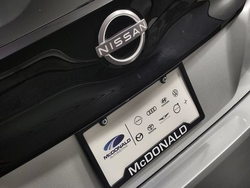Used 2025 Nissan Leaf S FWD image 9