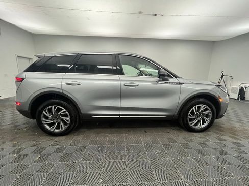 Used 2023 Lincoln Corsair Standard w/ Equipment Group 101A image 6