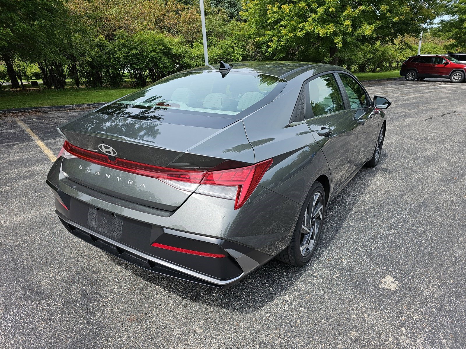 Used 2025 Hyundai Elantra SEL FWD image 6