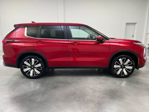 Used 2025 Mitsubishi Outlander SE AWD/4WD image 8