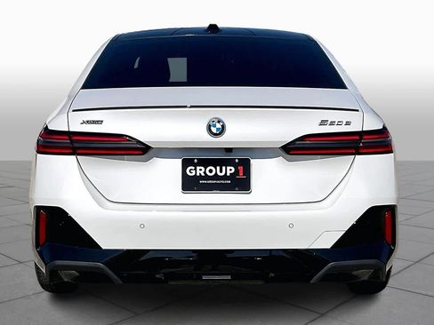 Used 2026 BMW 550e xDrive w/ Premium Package image 4