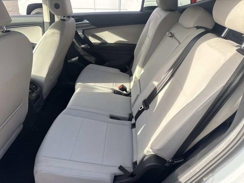 Used 2019 Volkswagen Tiguan SE w/ Panoramic Sunroof Package image 15