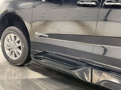 Used 2025 Toyota Sienna XLE image 13