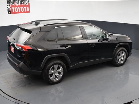 Used 2025 Toyota RAV4 XLE FWD image 19